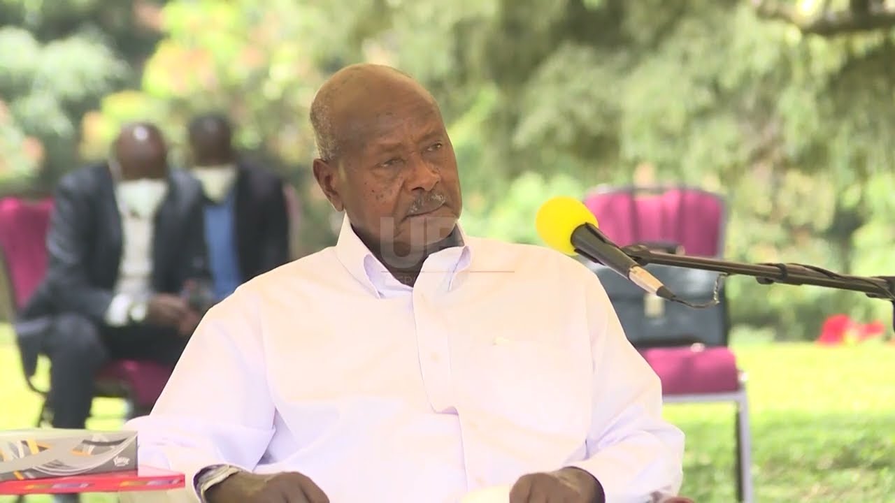 President Museveni sensitizes farmers against nomadic farming.