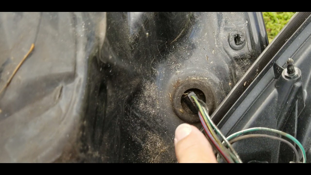 2007 2008 2009 Nissan Altima Right Rear Tail Light replacement