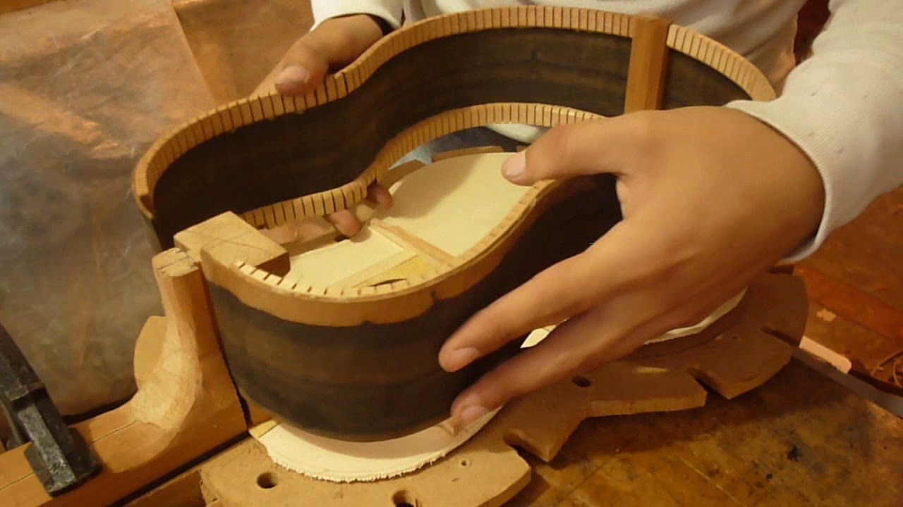 Construccion de Cuatro Venezolano - Luthier Jose Garrido