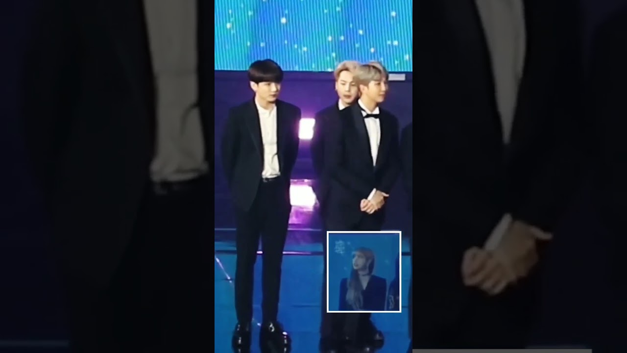 jungkook smiling at Lisa on big screen. #liskookedit#liskookmoment#liskook#lizkook#kooklice#jeonlice