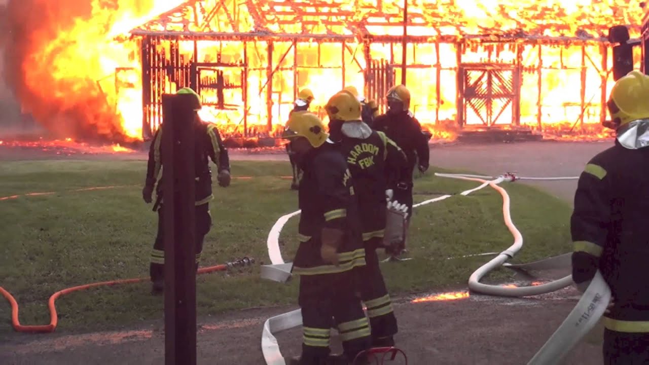 LS-video: Loviisan Ungernin kesäteatteripaviljonki paloi 30.5.2013