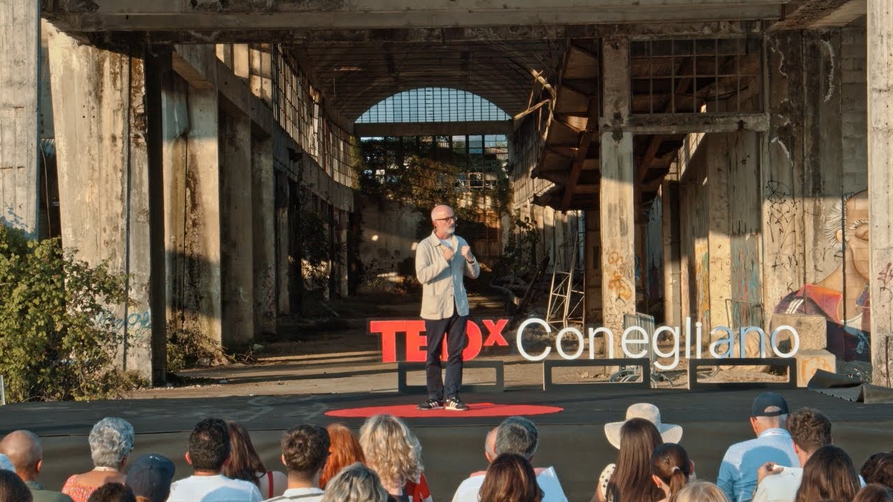 L&rsquo;invisibile che costruisce le citt&agrave; | Ezio Micelli | TEDxConegliano