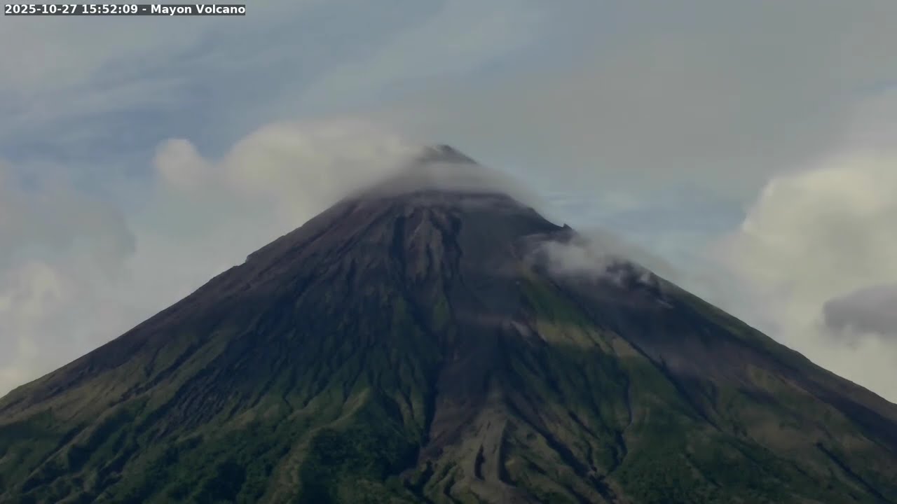 Mayon Volcano Timelapse – Calm Before 2026 Impending Eruption