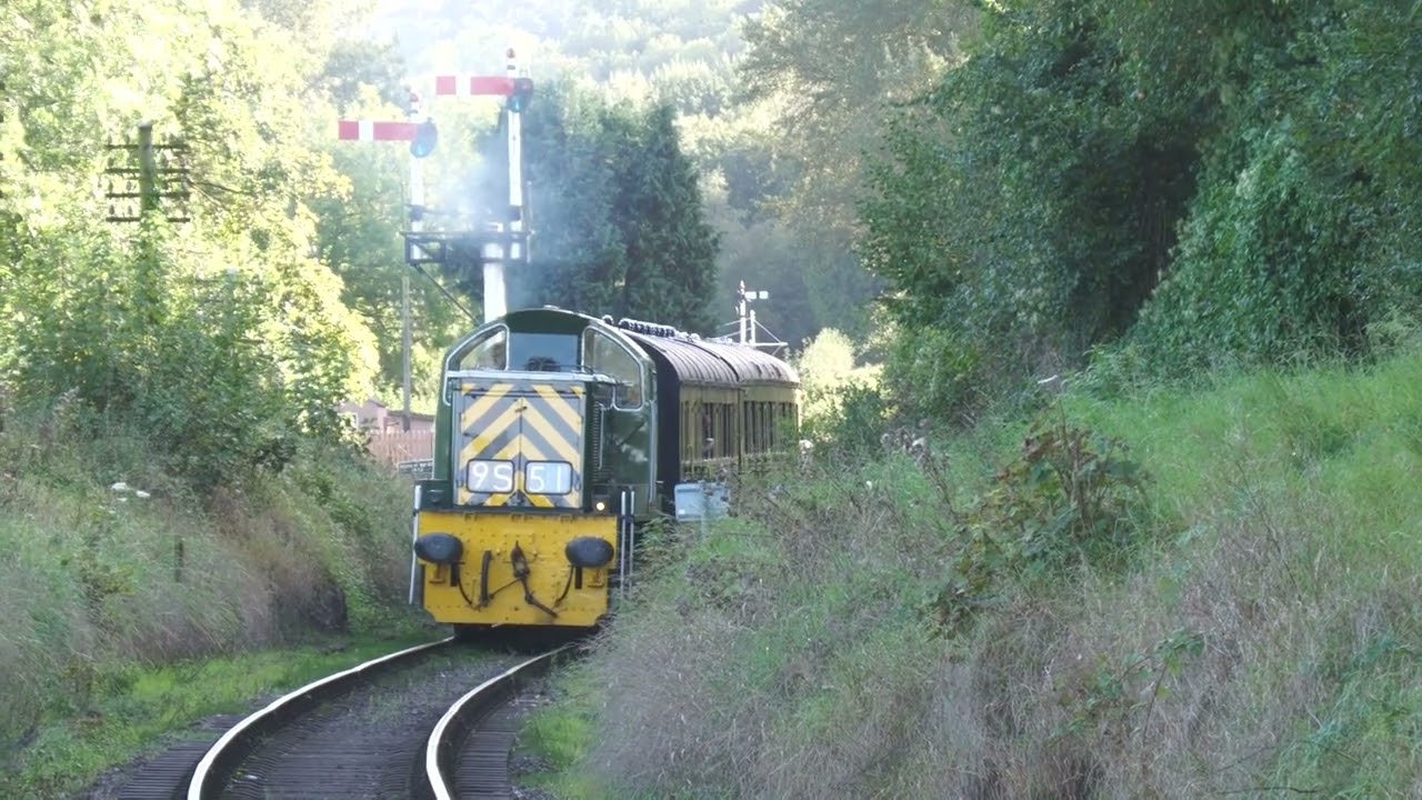 D9551 leaving Hampton Loade 29th September 2023