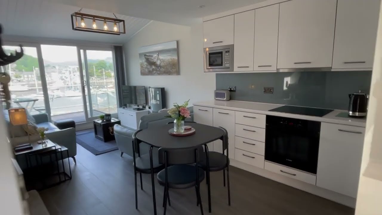 ‘Moelwyn’ 57D South Snowdon Wharf, Porthmadog, North Wales, book through Sykes holidays