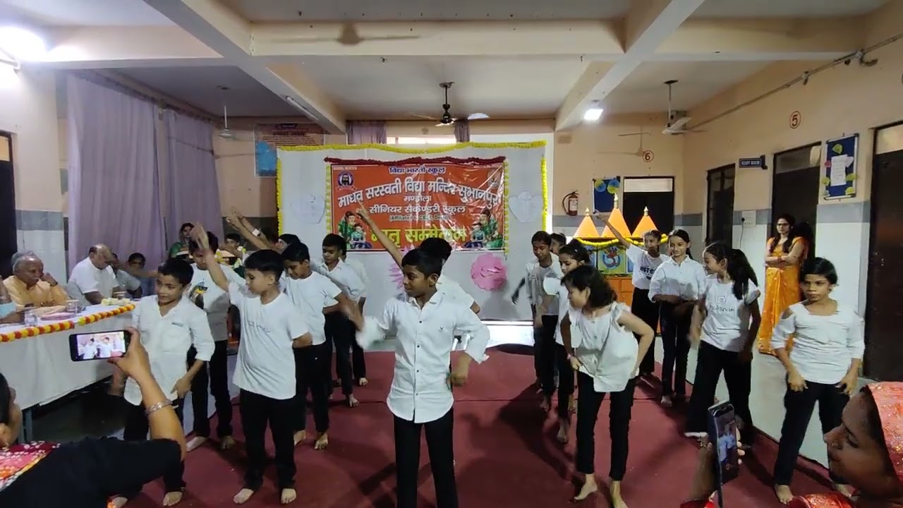उंगली पड़कर चलना सिखाया #मातृ सम्मेलन प्रोग्राम# माधव सरस्वती विद्या मंदिरसुभानपुर