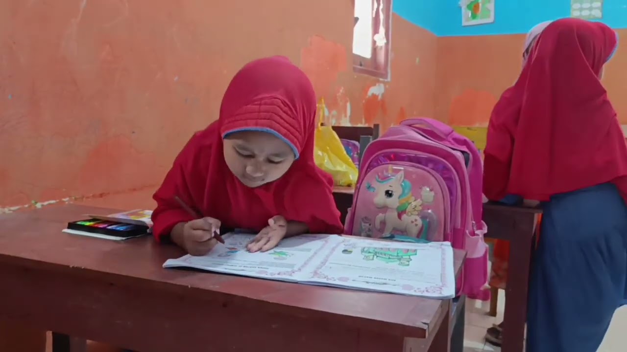 Lihat Reysha Mewarnai di Bulan Ramadhan