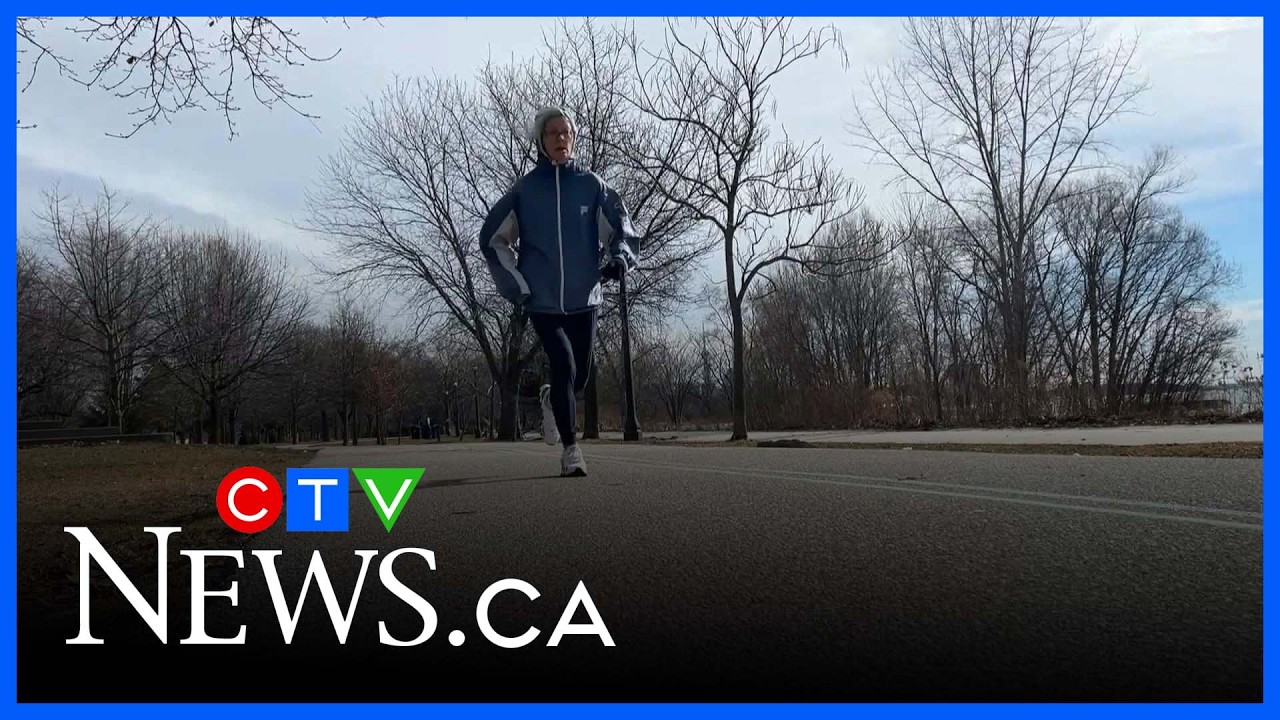 Torontonians rejoice in unseasonably warm weather