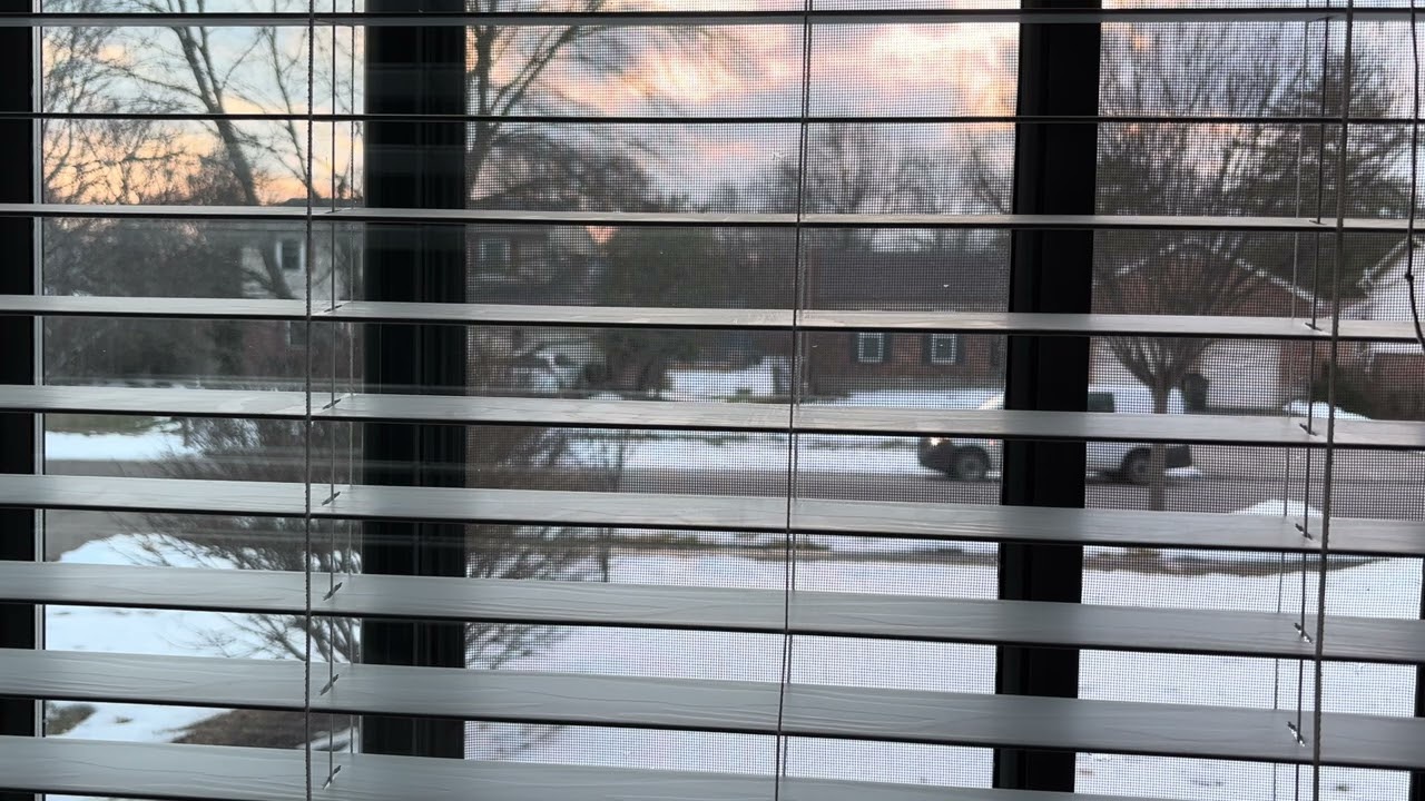 The problem isn’t your thoughts. It’s WHO 🫵🏻 THINK is thinking them. 😳