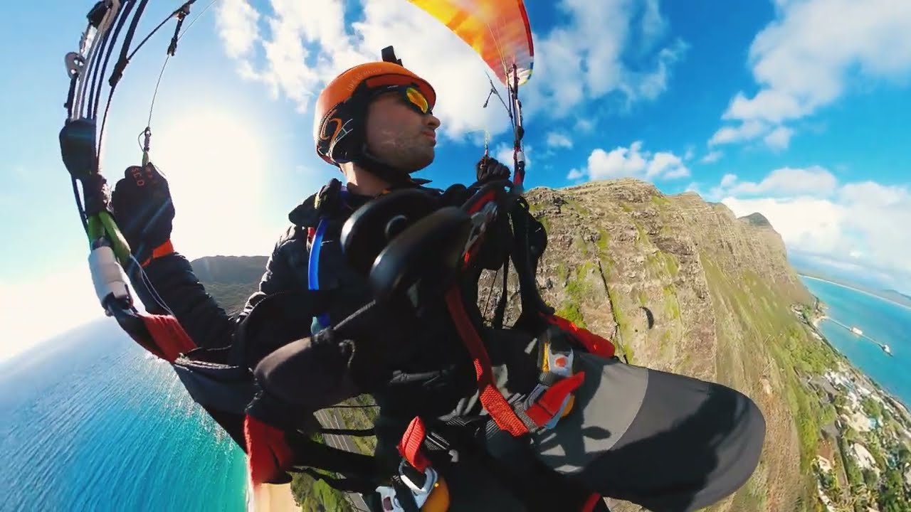 Paragliding in Hawaii