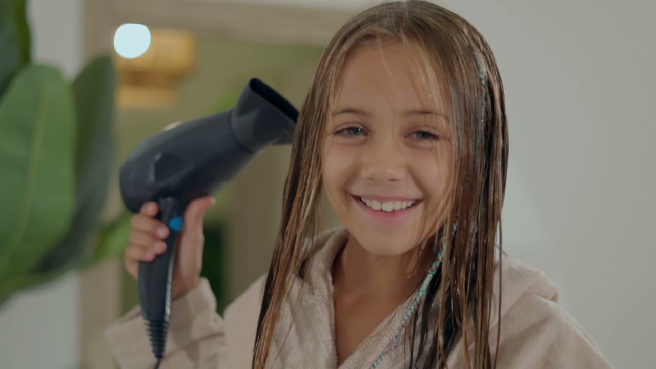Cabello rubio infantil con Camomila Intea&reg;