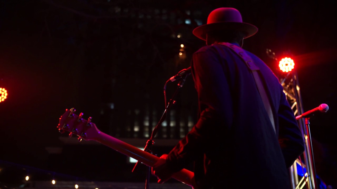 Gary Clark Jr - When MY Train Pulls In (guitar solo)