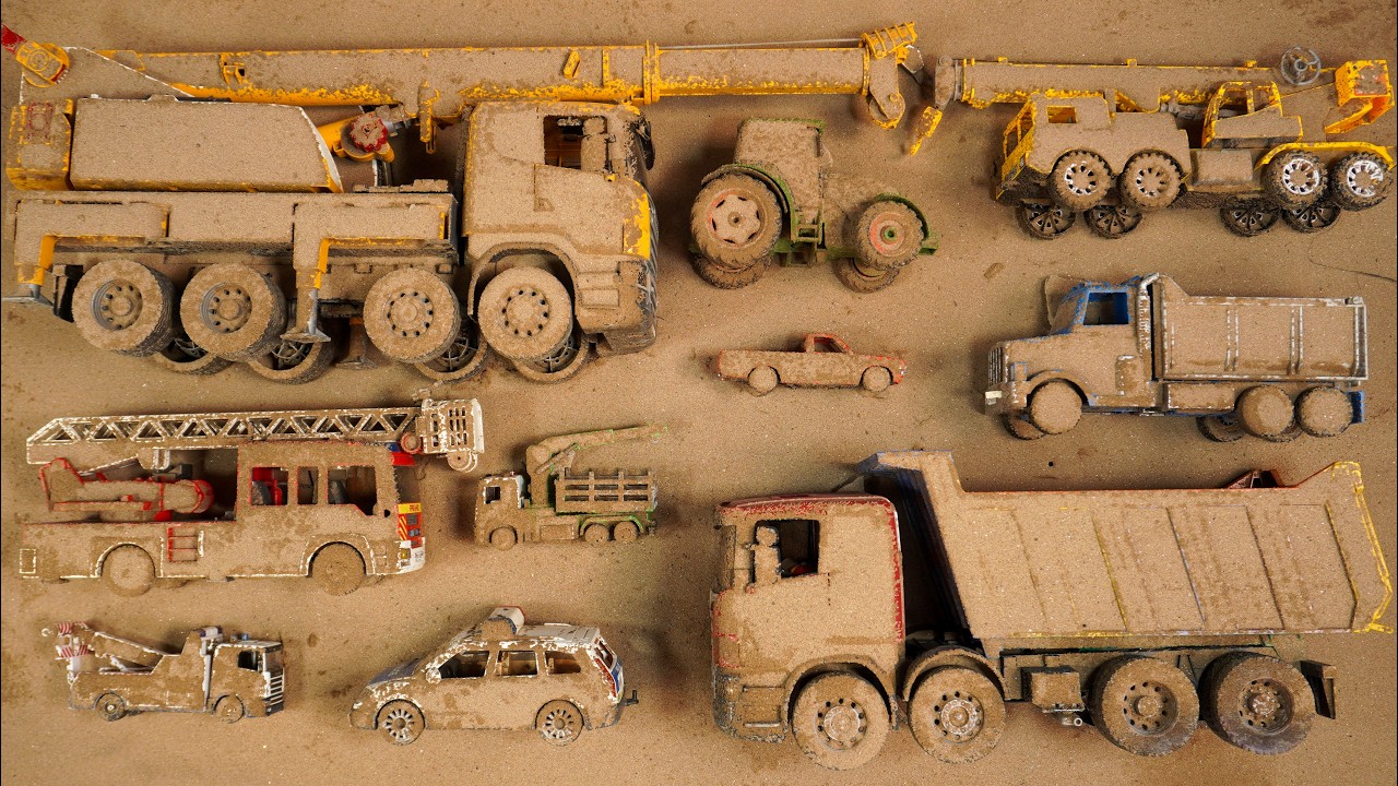 Temukan Mobil Mainan Terkubur dan Membersihkan Truk Crane Besar, Mobil Pemadam, Truk Pasir Besar