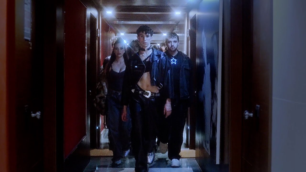 Álvaro Mayo - “MIS NENAS” (Lyric Video)