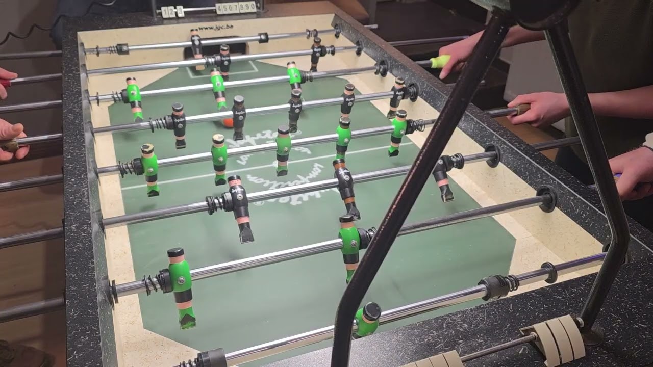 KICK ASS VS ROUCHE JULIE ET MICHEL