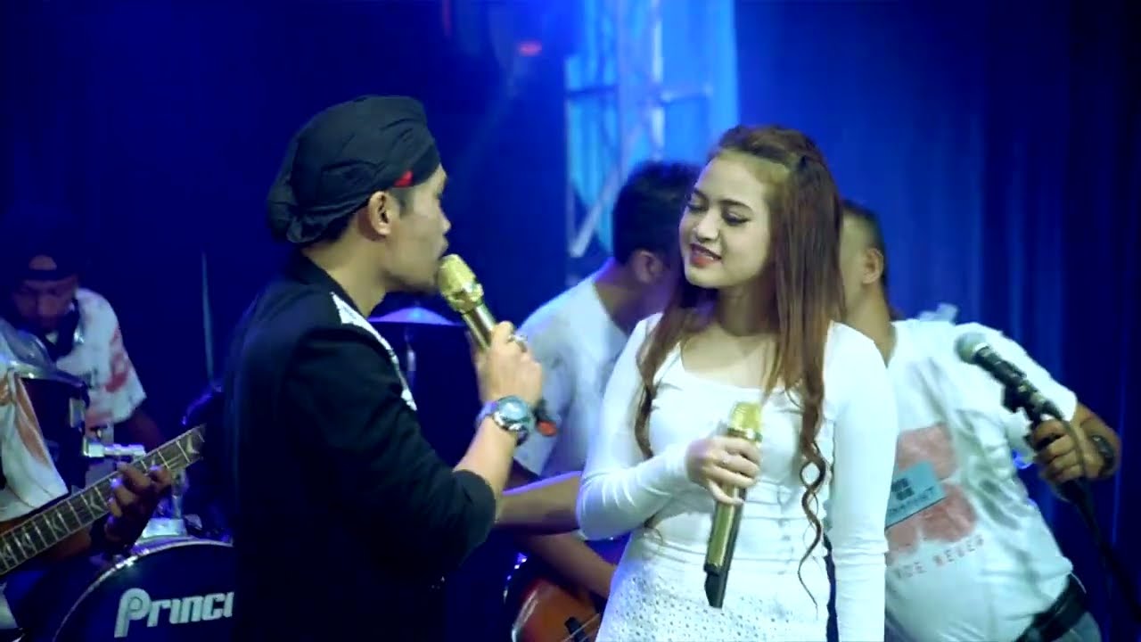 Almera Sabrina Feat Arya Satria - Jamu Pegel Mlarat | Dangdut (Official Music Video)