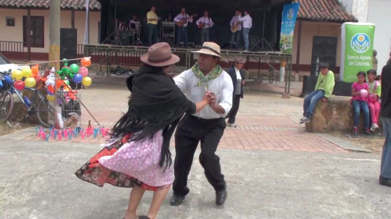 Videos by SANTY LEON  /  EL REY POBRE  (OICATA BOYACA)   Plaza Principal