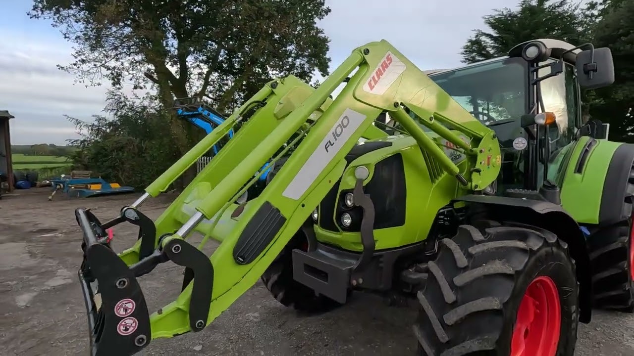 Claas Arion 440 Panoramic c/w FL100 Loader