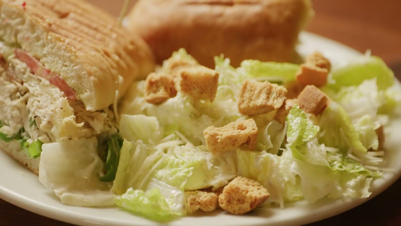 Chicken Pesto Sandwich Perfection: A Must-Try at Fazeli Cellars! 🥪🍷