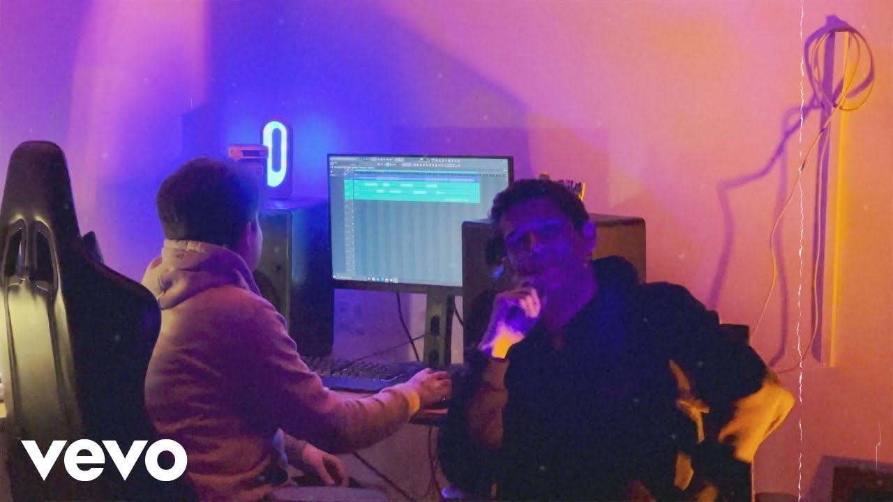 Kavvo - 1 AM (Lyric Video)