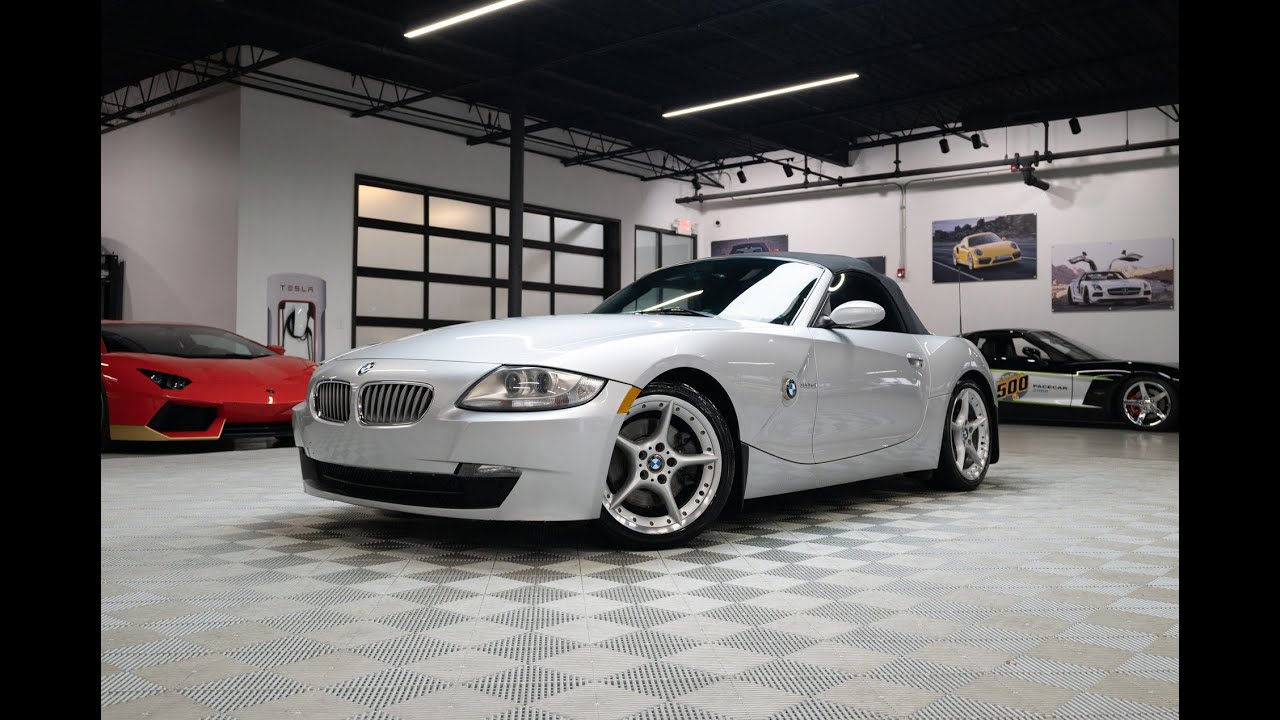 2006 BMW Z4 3.0si! Xenon Headlights, Heated Seat and Navigation! Startup and walk around!