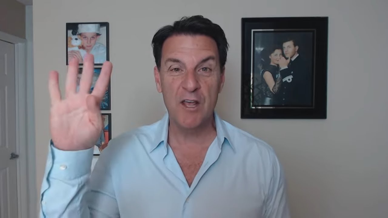 Если он хочет серьёзных отношений с тобой, он сделает эти 4 вещи