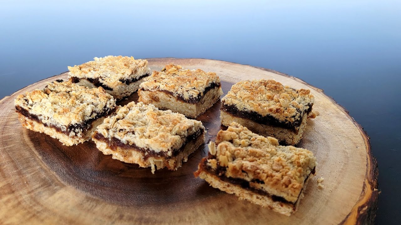 Oatmeal Date Bars Recipe (Vegan Option)
