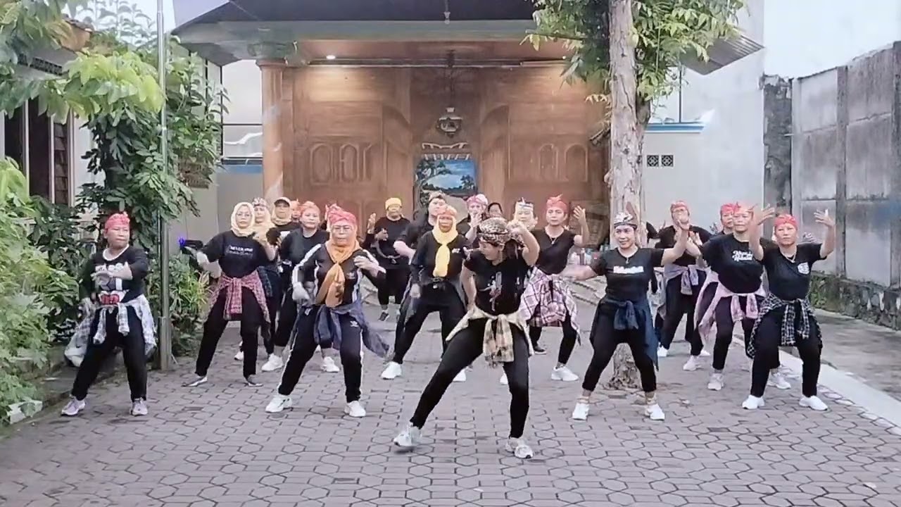 KEMBANG LINTANG | WAROK TEMANGGUNGAN | Menari Warokan | Senam Kreasi Jathilan | Koreo Sissy