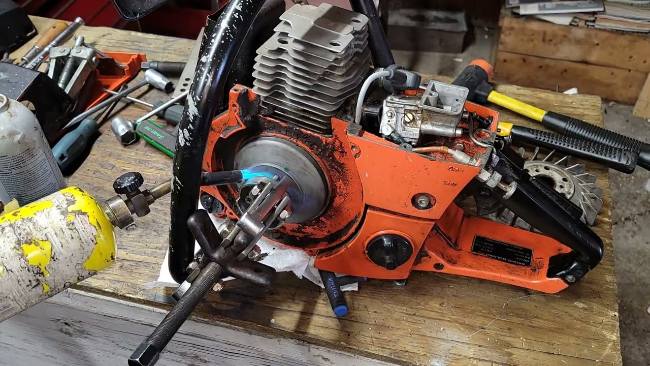 Sachs Dolmar 153, trying to remove a stuck flywheel, can I get it off?
