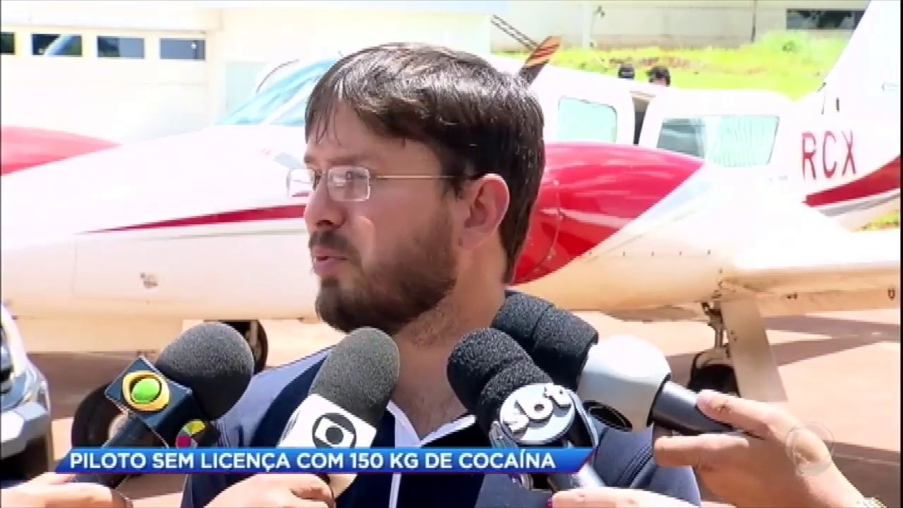 Adolescente transporta 150 kg de cocaína em aeronave