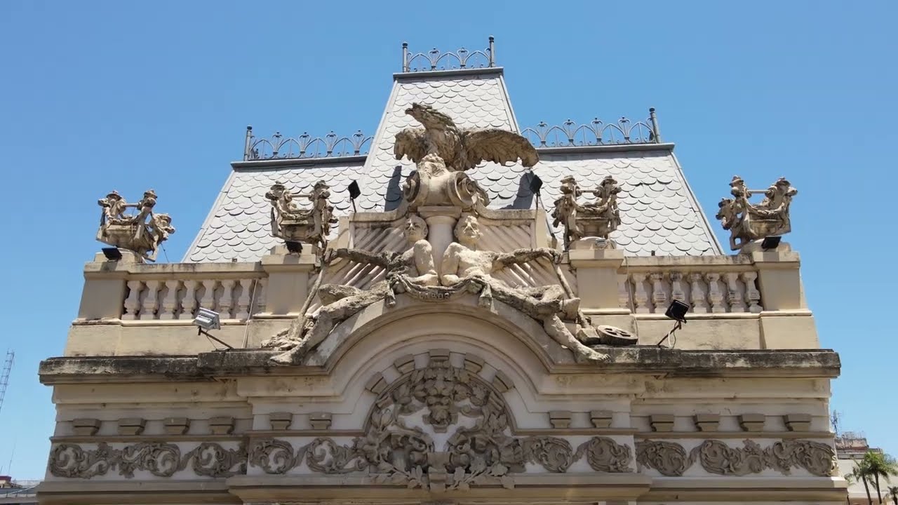 Edificio patrimonial en el centro histórico de Asunción