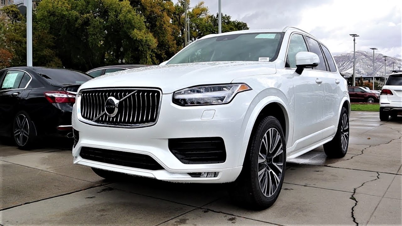 Volvo XC90 T6 Momentum 2022 года: действительно ли он стоит своих денег?