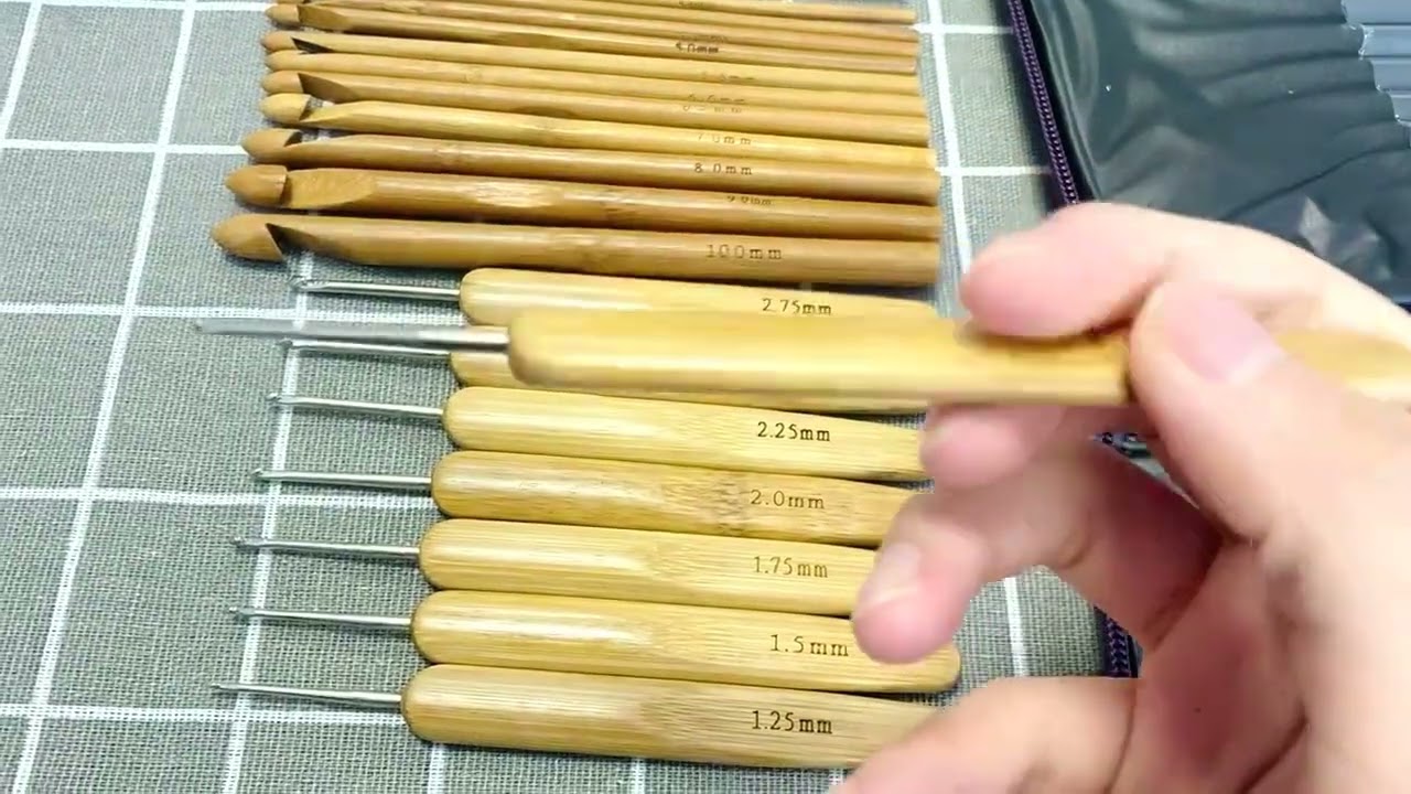 20 Sizes Bamboo Crochet Hooks Knitting Needles Craft Sewing Tools Knitting Yarn with Purple Case