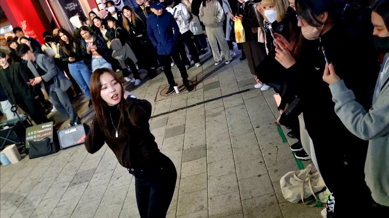 [STREET ARTIST] YU KAGAWA, HYOJIN & CHANWOOK. INTERACTIVE HONGDAE BUSKING (HYPE BOY). 230319.