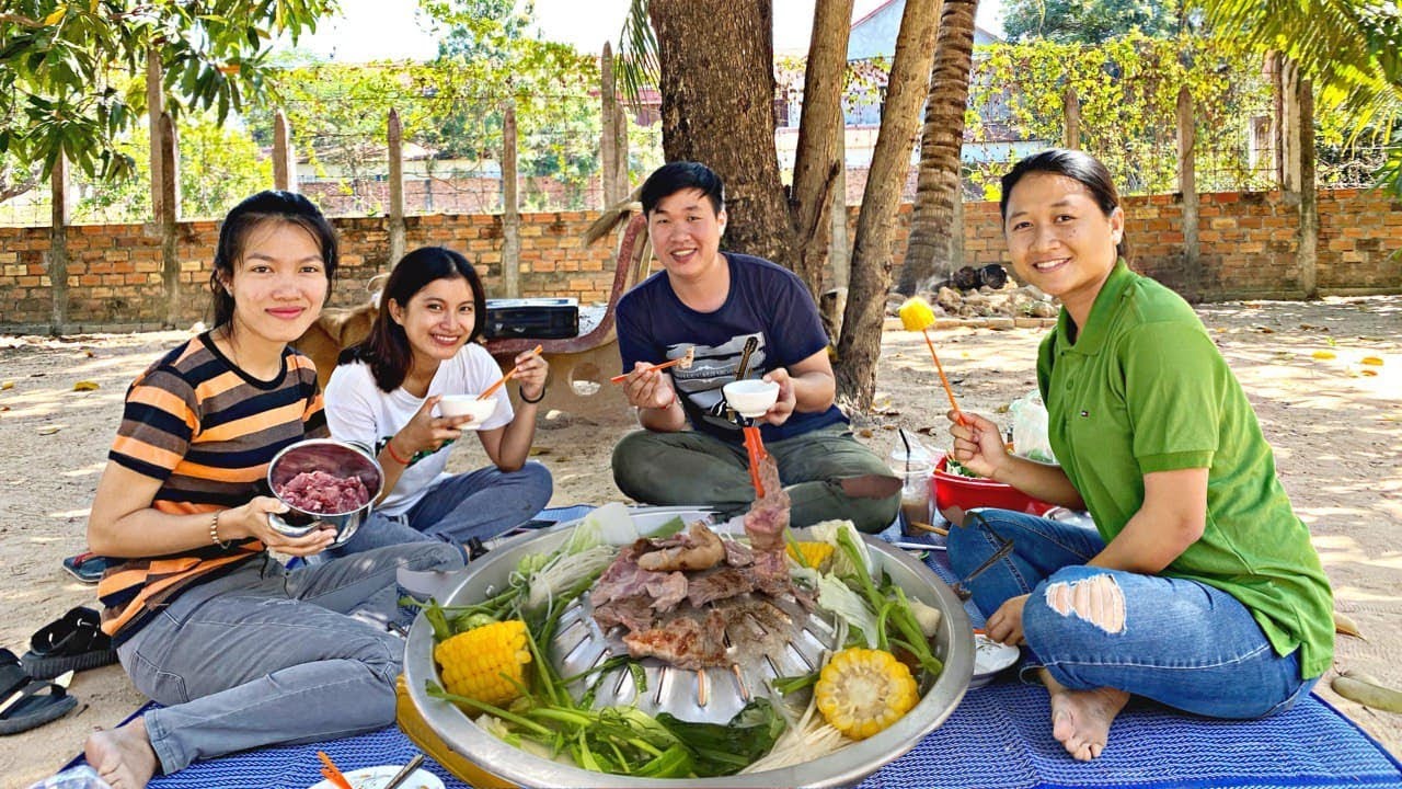 La Viande Grill&eacute;e Sur Le Volcan|Khmer Hot Pot | Siem Reap, Cambodia