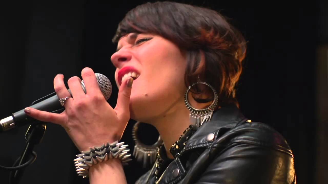 Flyleaf- Fire Fire (LiveStream Session)