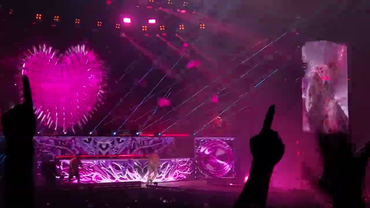 Bring Me The Horizon ‐ Can You Feel My Heart - 9/27/25 - AAC Dallas - USA Ascension Program Part 01