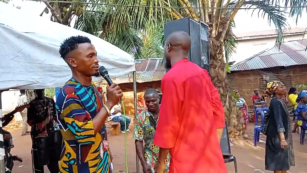 IKA MUSICIAN DON KENNEDY PERFORM LIVE IN LATE CHIEF MRS ORIUWE OF IDUMUESAH PLS SUBSCRI BOOK COMENT 