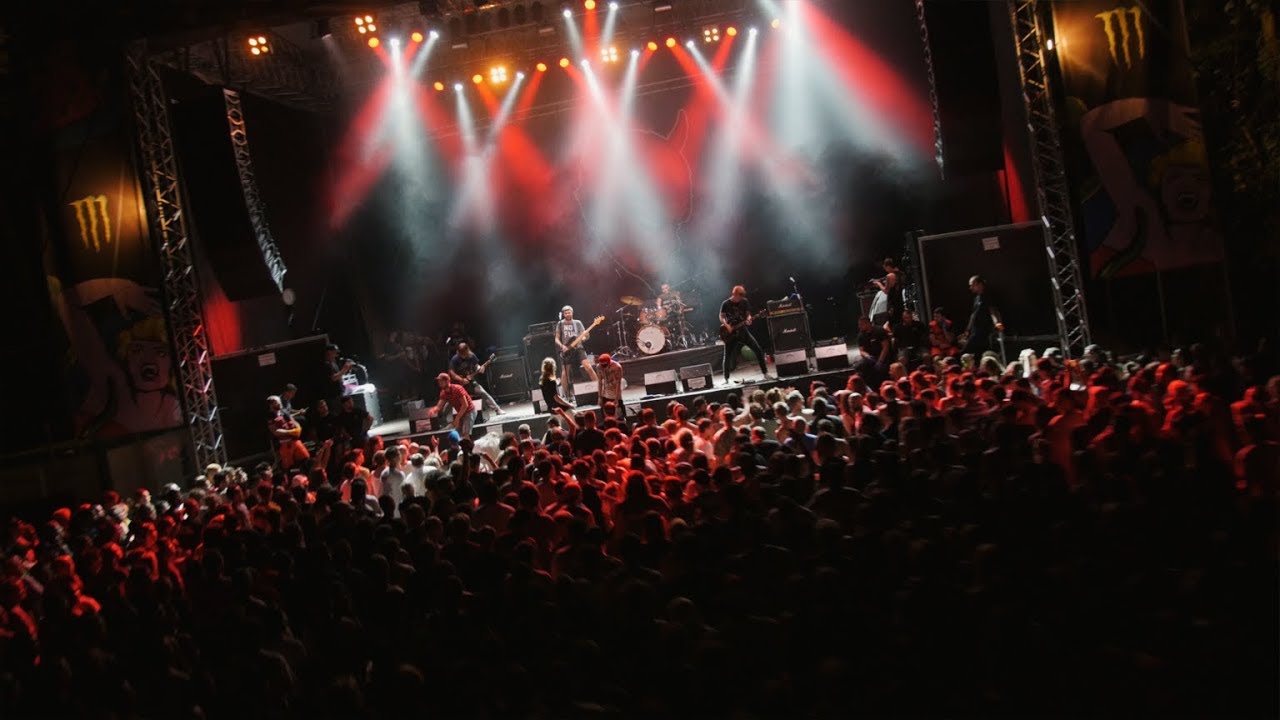 SATANIC SURFERS - Don't Skate On My Ramp (Multicam) live at Punk Rock Holiday 1.8