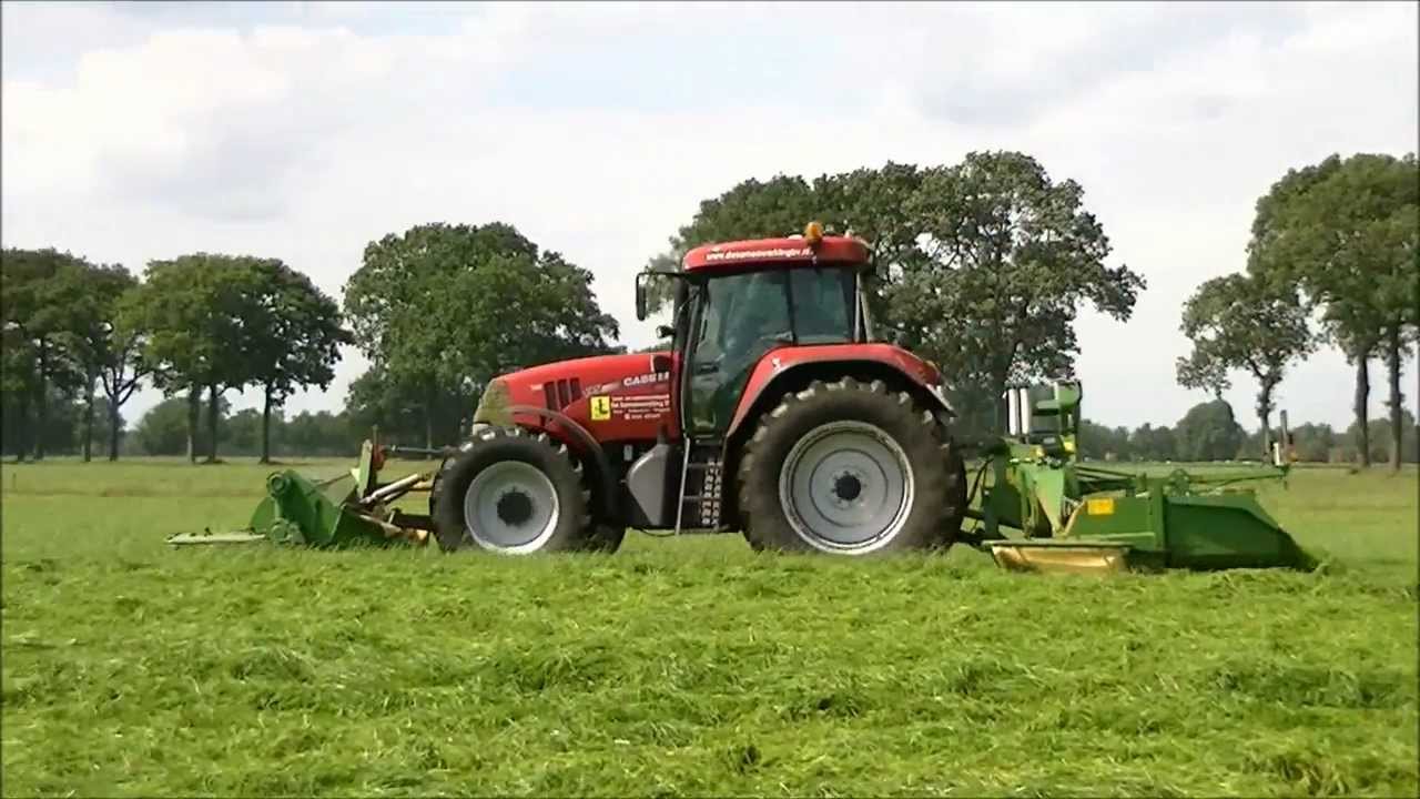 De Samenwerking BV maaien met triple maaier en Krone Big M