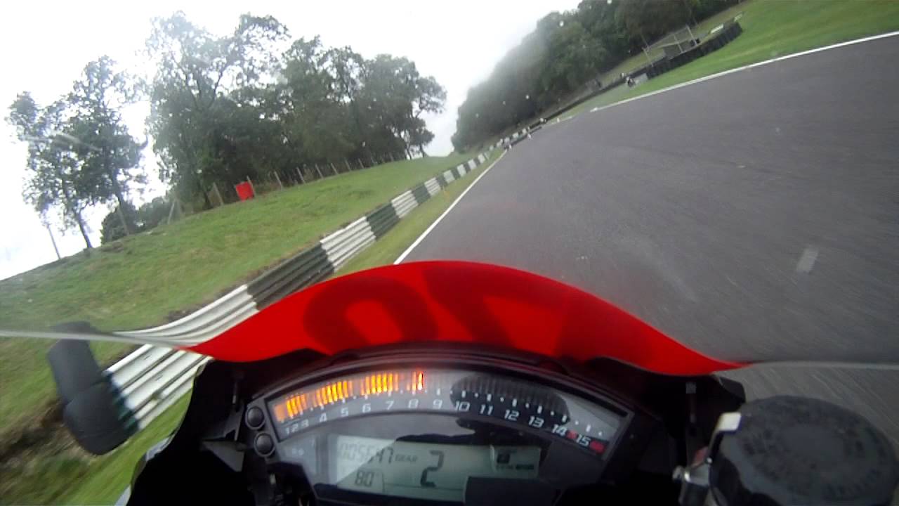 onboard 2011 kawasaki zx10r - cadwell park andrew tasker