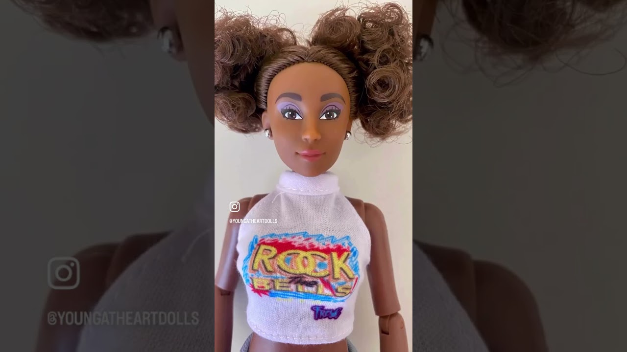 Unboxing The Fresh Dolls Ebony!! 