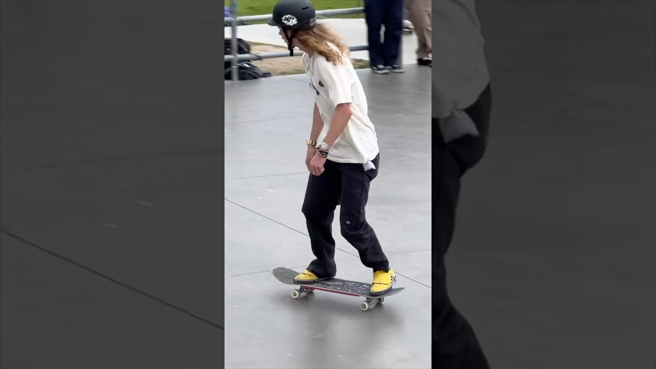 Oh My God !!! What trick is this ? @authenticandyanderson #NkaVids #Skate #Skateboard #Skater
