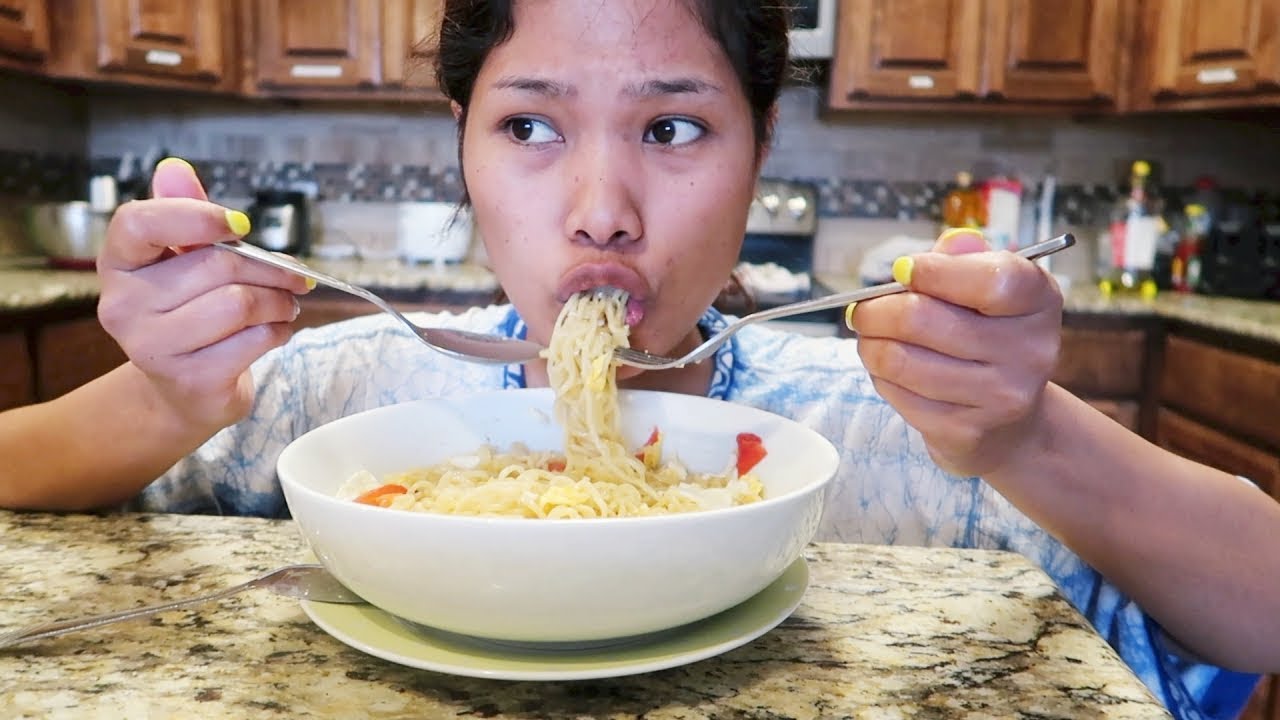 INDOMIE ENAK PAS UNTUK CUACA DINGIN