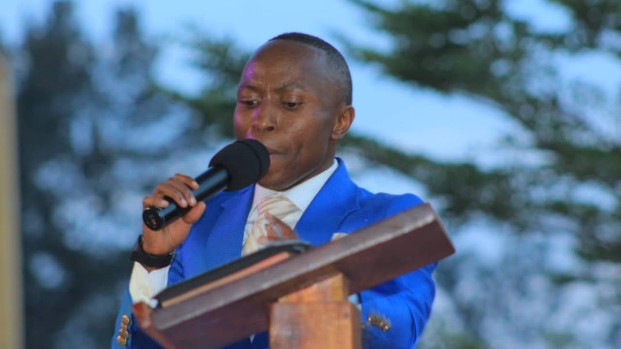 #LIVE - SEMINA YA VIJANA - SOMO: Amka kabla ya Kuchagua - Ev. Albert Byenda - Jpili 27/10/2019