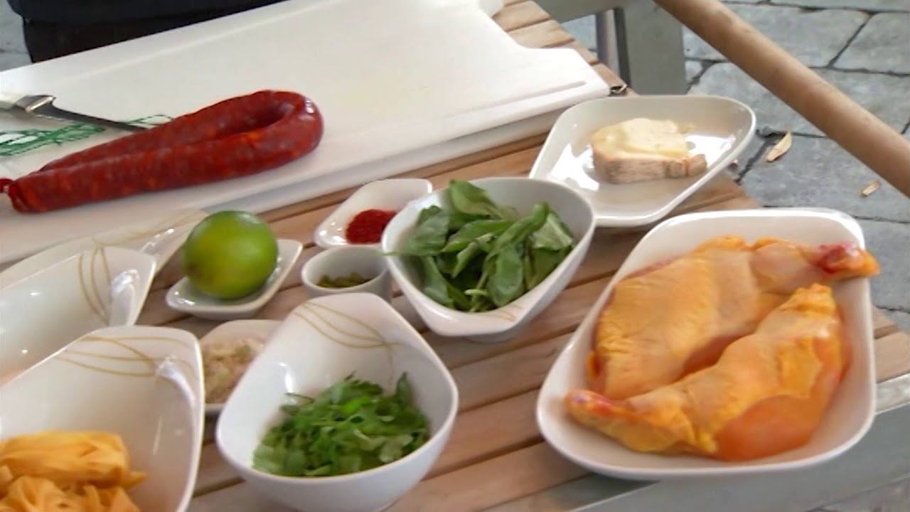 Winter grillt - Maispoularde gefüllt mit Chorizo auf Gorgonzolanudeln - Folge25