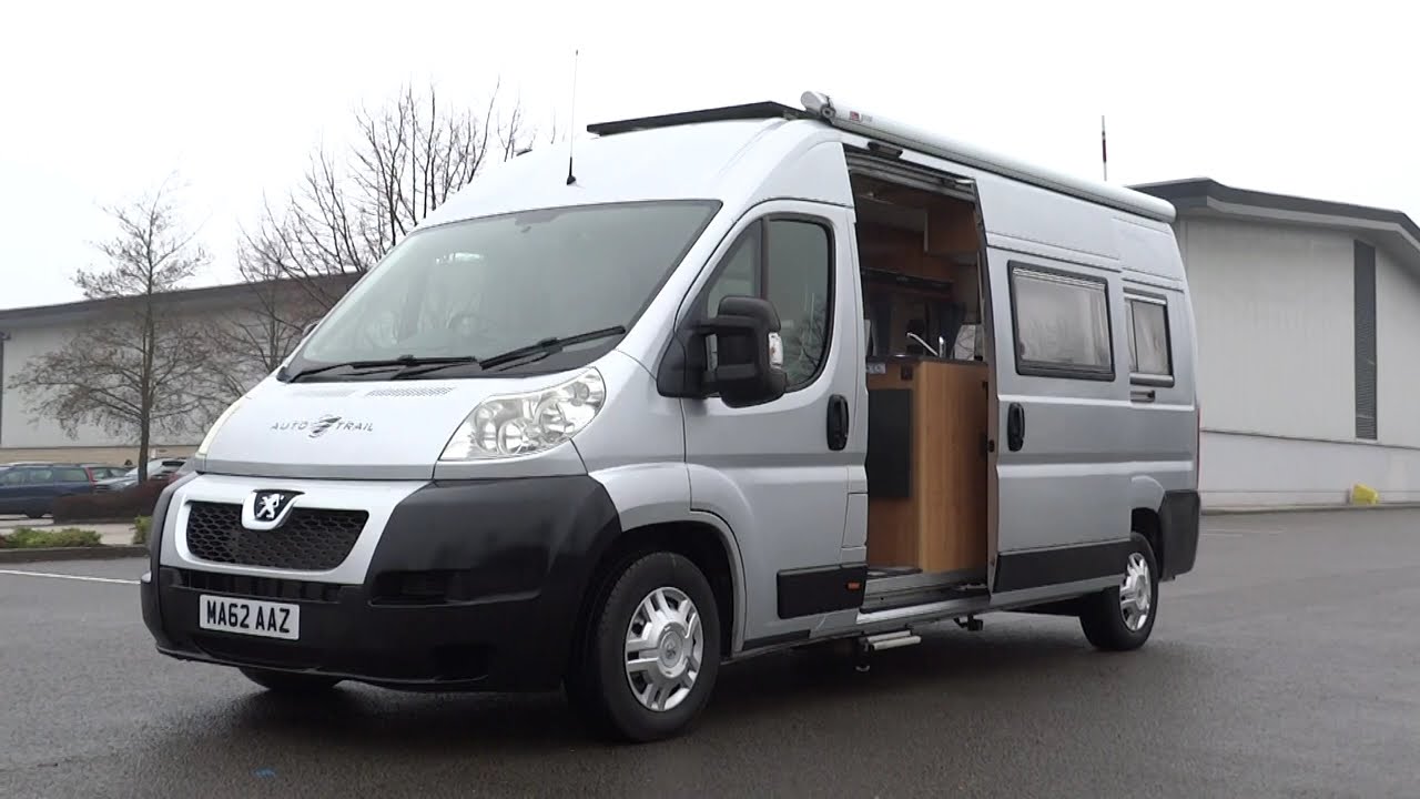 Peugeot 2.2 Diesel 2012 года выпуска, двухместный кемпер с высокой крышей, удлиненной колесной ба...