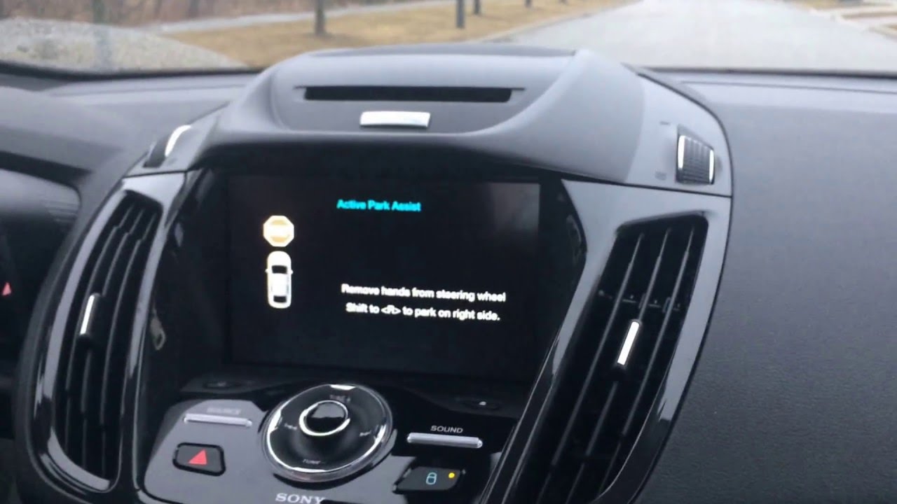 Ford C-Max Active Park Assist (Parallel Parking)