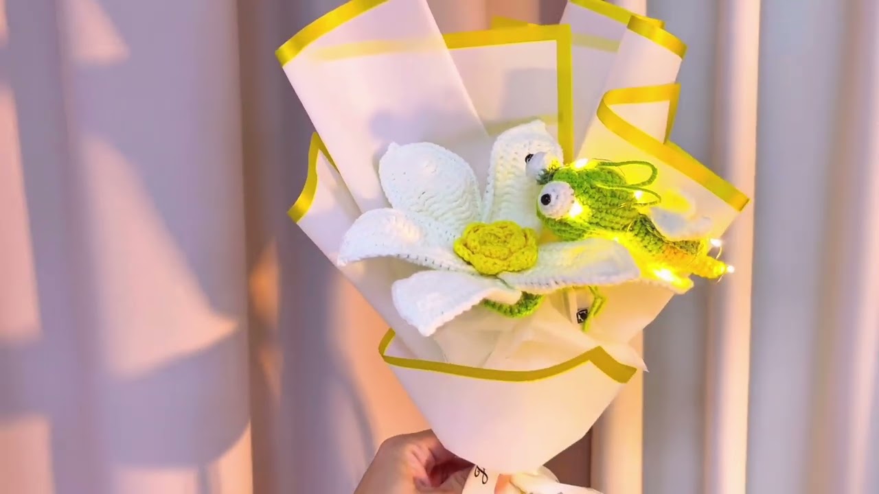 Fireflie Lotus Flower Bouquet 