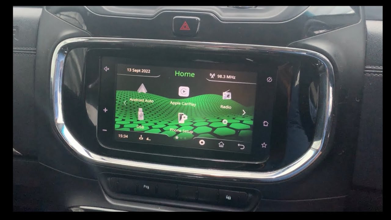 Tata Hexa Infotainment System Review | 2019 | 7 inch | Apple CarPlay | Android Auto
